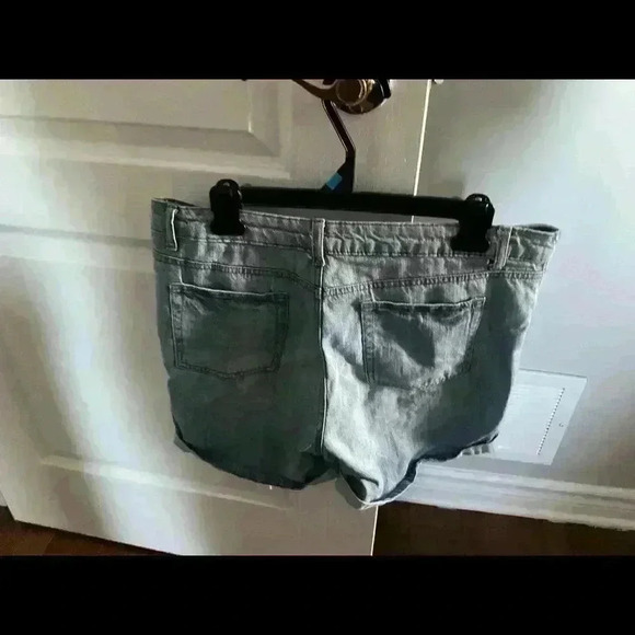 Rue 21 distressed jeans - Picture 2 of 4